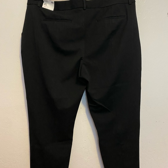 NWT Express Columnist Skinny Mid Rise Size 18 Short - Picture 2 of 5